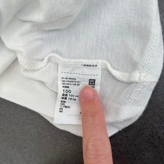 UNIQLOペイズリー柄Tシャツ100cmの画像