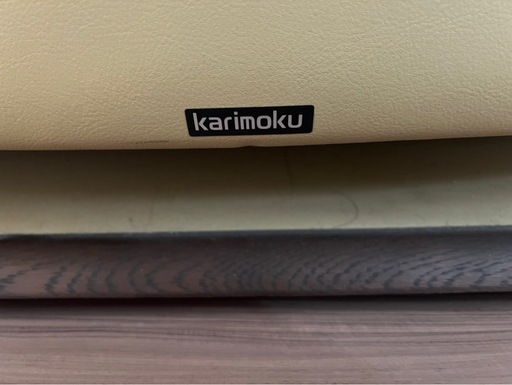 【引取歓迎／搬出お手伝いします】KARIMOKU製 本革ソファ 高級感あるワイドサイズ