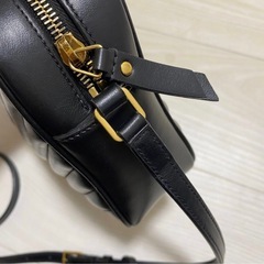 イヴ・サンローラン｜カメラバッグ｜黒｜金｜ショルダーバッグ【正規品】の画像