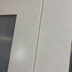 シミありIKEA衣装タンスの画像