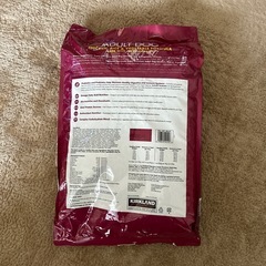 カークランド成犬用ドライフードの画像