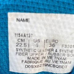 アシックス　スニーカー　22.5の画像