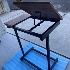 テーブル　サイドテーブル　モバイルテーブル　高さが変えられるテーブル　小倉北区　の画像