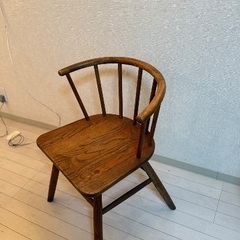 木製チェアの画像