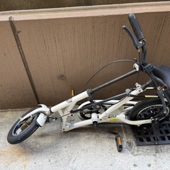 折りたたみ自転車の画像