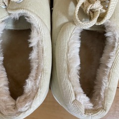 ウィゴー、ボアスニーカーの画像