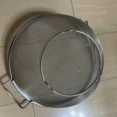 両手付きザルの画像