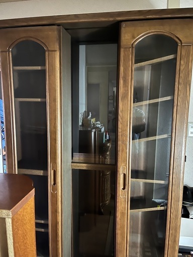 今週引き渡しお値引きします　本棚 書籍 ガラス扉  スライド 奥にもガラス戸あり 大型　綺麗な状態です！