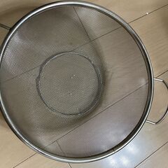 両手付きザルの画像