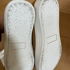 ウィゴー、ふわふわスリッポンの画像