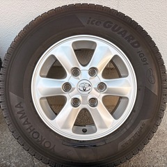 ⭐️まあまあ綺麗な　ハイエース　純正ホイール　　スタッドレス　純正ナットセット⭐️ヨコハマ　アイスガード　21年製　2シーズン使用　バリ山⭐️の画像