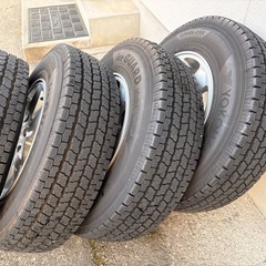 ⭐️まあまあ綺麗な　ハイエース　純正ホイール　　スタッドレス　純正ナットセット⭐️ヨコハマ　アイスガード　21年製　2シーズン使用　バリ山⭐️の画像