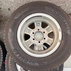 ⭐️まあまあ綺麗な　ハイエース　純正ホイール　　スタッドレス　純正ナットセット⭐️ヨコハマ　アイスガード　21年製　2シーズン使用　バリ山⭐️の画像