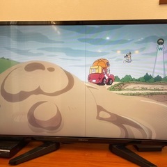 40インチ液晶テレビ（線入り）の画像