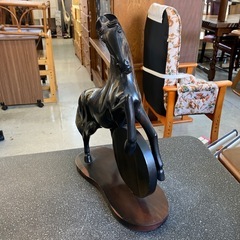 サ2511-495 跳馬 木彫り 置物 縁起物 はね馬 キズ汚れ有りの画像