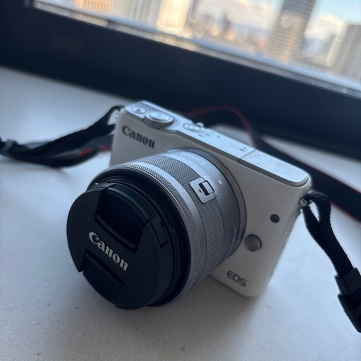 canon eos m10 カメラ