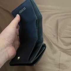guess コンパクト　三つ折り財布　美品の画像