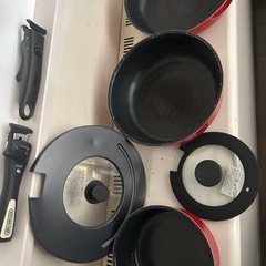 まだ使えるフライパン達の画像