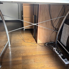 （引取確定　問い合わせ終了☑️）ガラス天板 パソコンデスクの画像