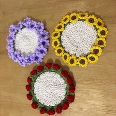 【ハンドメイド🧶】花のコースターの画像