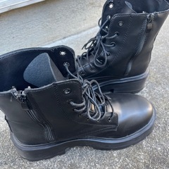 【美品】厚底ブーツ 24.5cmの画像