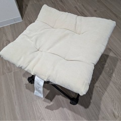 ハイバックバタフライチェア  ニトリ BE C01SS（スツール付き）の画像