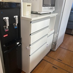 食器棚　の画像