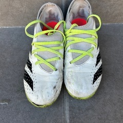 アディダス　プレデター　サッカー　スパイク　キッズ　子供　　21.0の画像