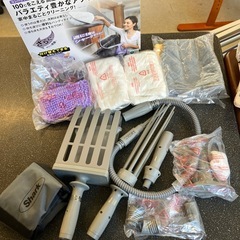 イ2511-496 ショップジャパン Shark Steam Portable コンパクト ボディ 水だけ eco設計 100℃ 高温 ドライスチーム 中古美品 未使用のアクセサリーもありますの画像