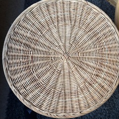 IKEA TOLKNING（トルクニング）収納付きプーフの画像