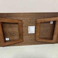 机(ブラウン)の画像