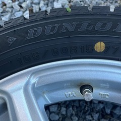  165/60R15 スタッドレス　タイヤ・４本セット 15インチスタッドレ の画像