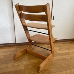 子供用椅子　高さ調節可の画像