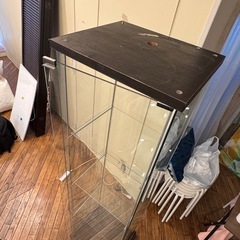 ガラスのショーケースの画像