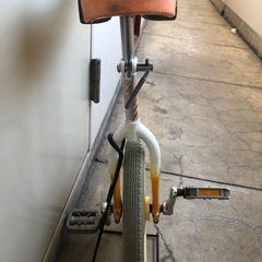 ブリヂストンタイヤ一輪車の画像