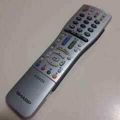 【T30】苫小牧市引き渡し限定  シャープ 2010年製 32V 型 液晶テレビ AQUOS アクオス LC-32DE5 リモコン付き 中古の画像