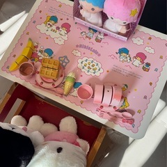 キキララ一番くじ💖テーブルの画像