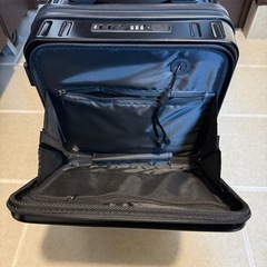 新品　キャリーケース　鍵付きの画像