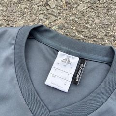 adidas Tシャツ Mの画像