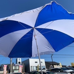 12/7まで表示価格より50%OFF‼️ビーチパラソル　ブルーの画像