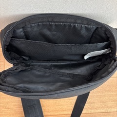 PUMA ボディーバック きれいの画像