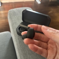 イヤホン(片耳が壊れている？)の画像