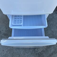 【動作保証あり】SHARP シャープ 2016年 SJ-D14B-W 147L 2ドア 冷凍冷蔵庫【管理KRR805】の画像