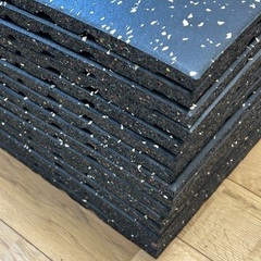 ゴムチップマット　ジム　エクササイズ　室内　ブラックの画像