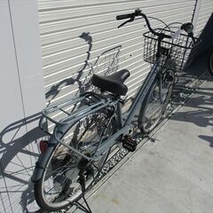 E703★限定特価★ 中古自転車 【26インチ　軽快車　グレー　6段　LEDダイナモライト 】の画像