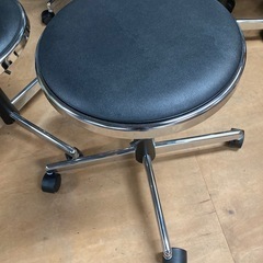 オカムラ クリーンルームチェア 丸イス 中古の画像