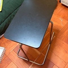 IKEA サイドテーブルの画像