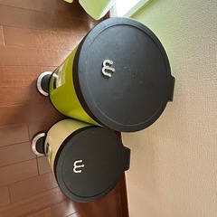 ペダル式ゴミ箱の画像