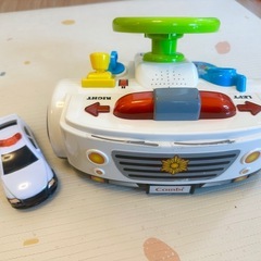 パトカー好きのお子さんへ⭐︎パトカー運転おもちゃ　Combiの画像