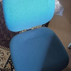 事務机、椅子キャスター付き　セットの画像